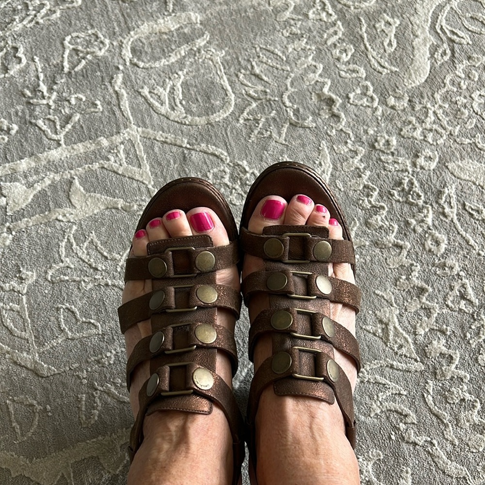 Authentic Coach Wedge platform Mallorie Shoe Sandal; bronze copper metallic